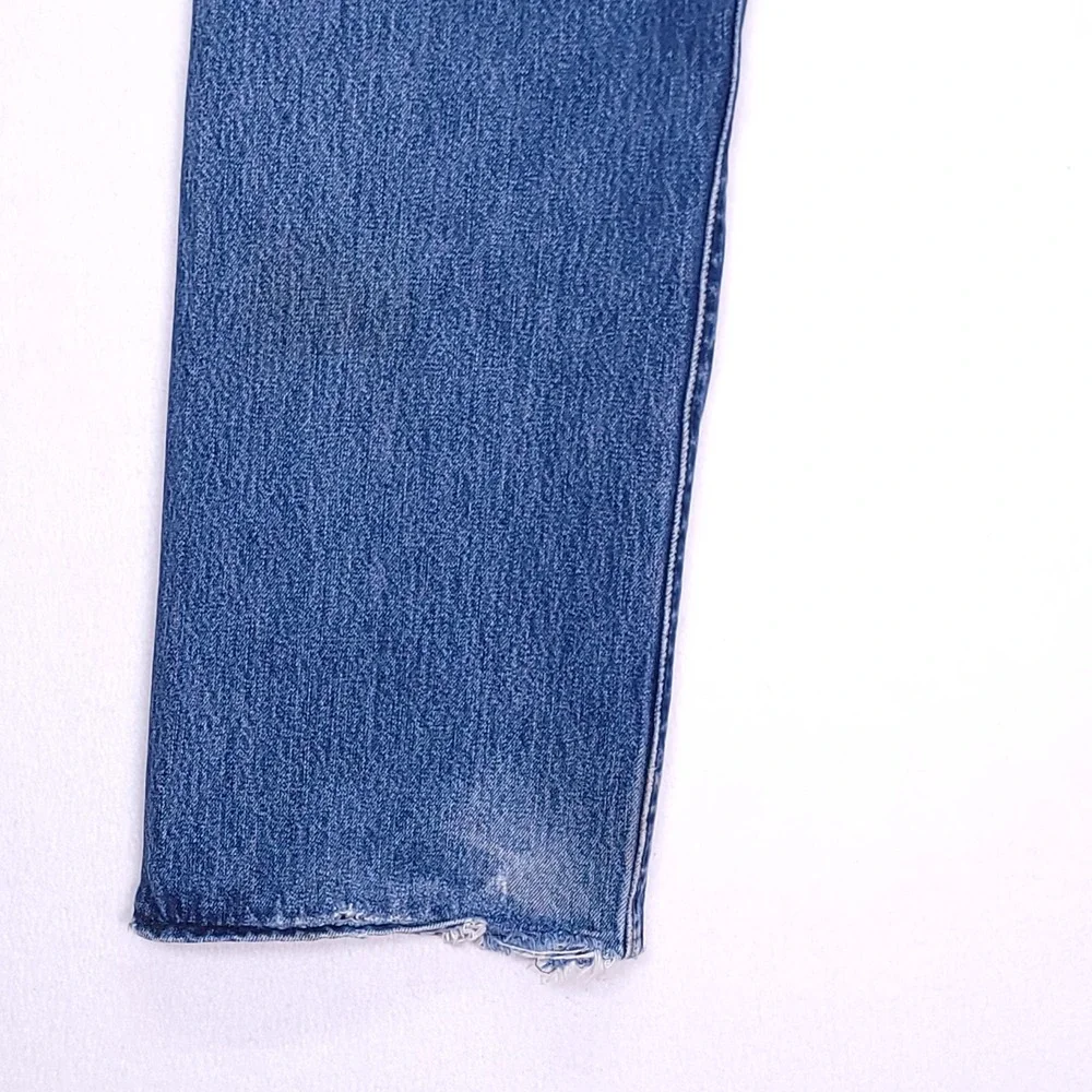 Levis size tag